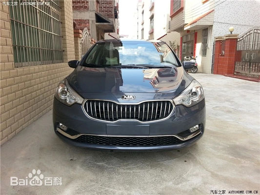 K3 Kia Subcompact Car 4 Puertas Sedán con pantalla táctil de alta resolución