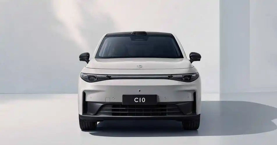 Crossover de tamaño medio Leapmotor C10 Gris 530 Edición de Confort SUV familiar eléctrico